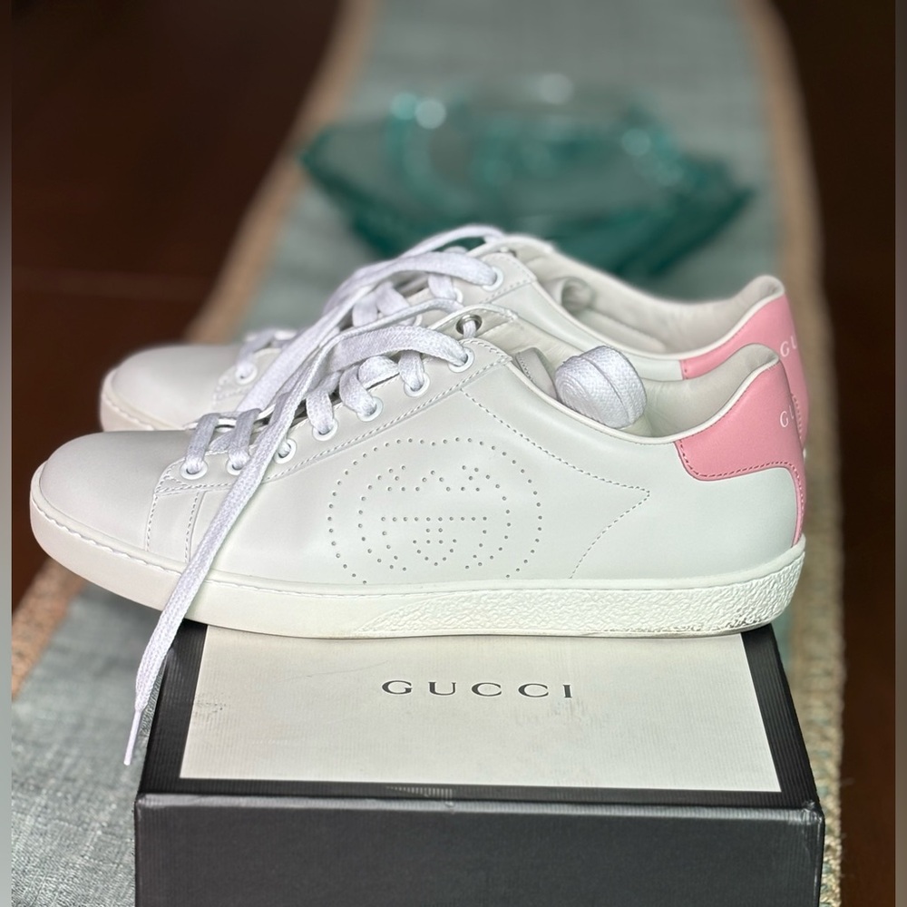 Gucci - WMN Interlocking G Ace Sneakers